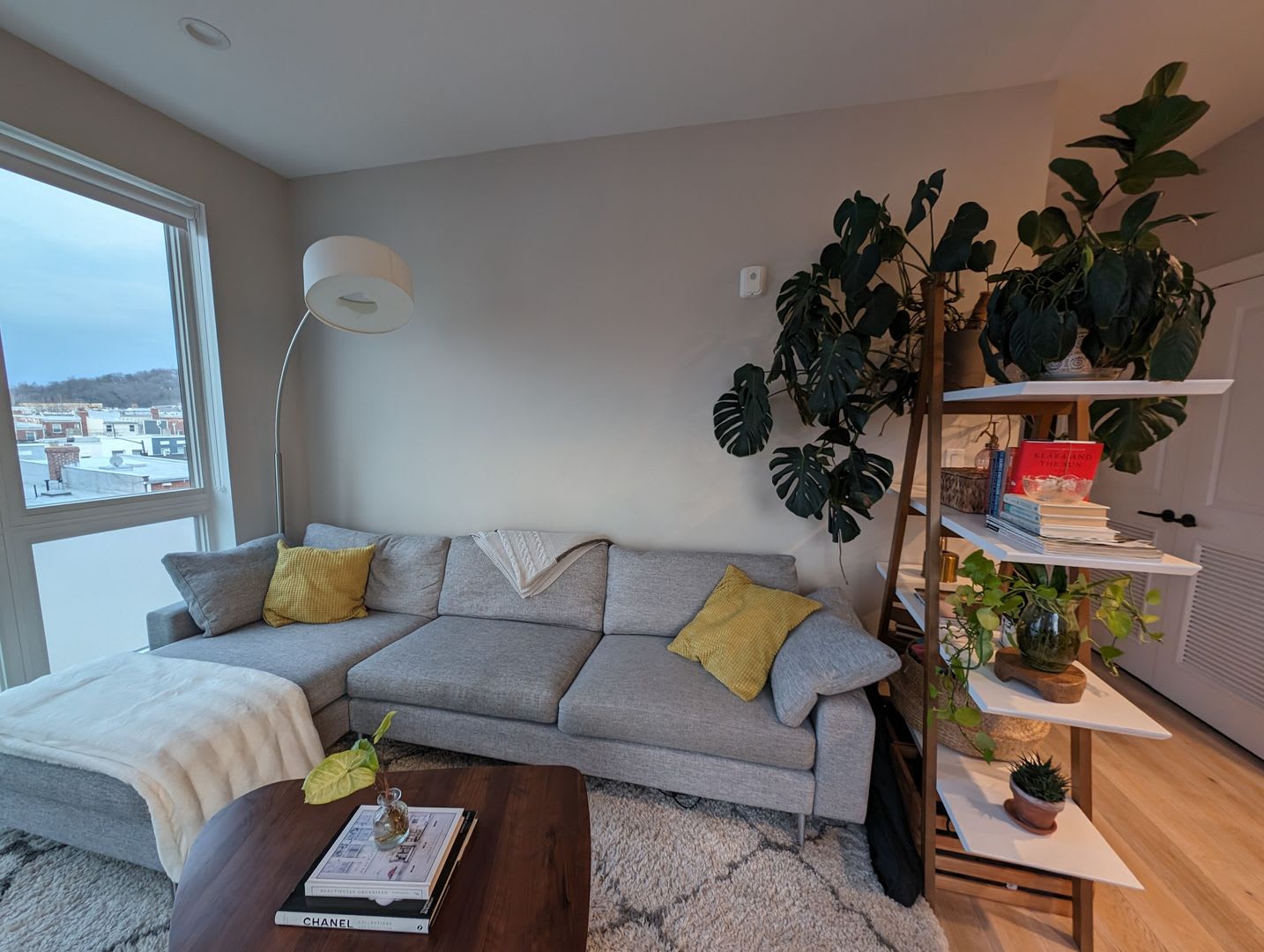 Lovely View! Fully Furnished One Bedroom W/Private Balcony & Views of the Capital – photo 3