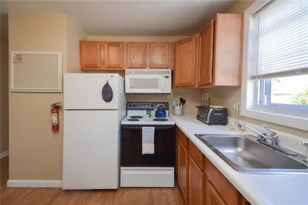 70 Carroll Avenue – photo 3