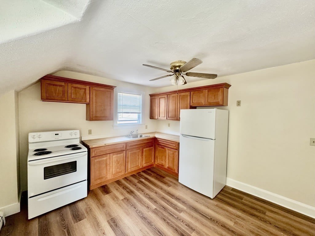 93 Parker St – photo 3