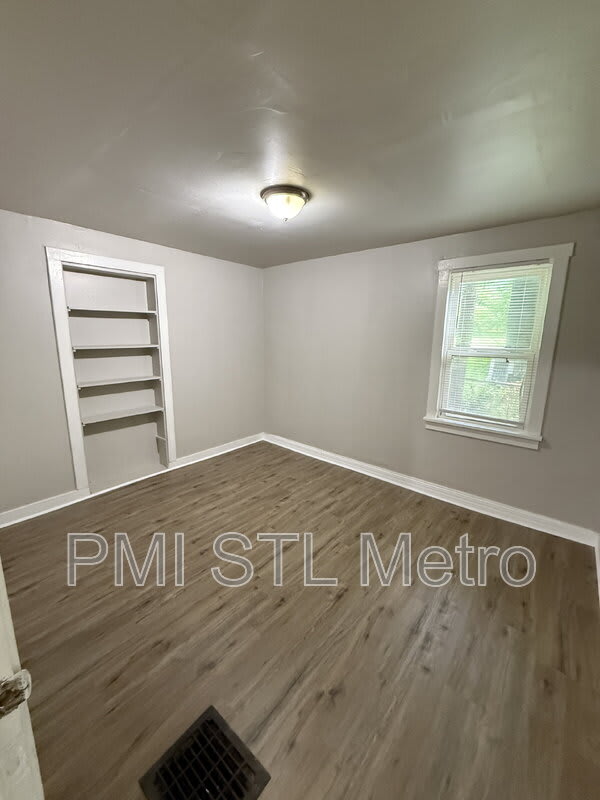 6170 Emerald Avenue – photo 3
