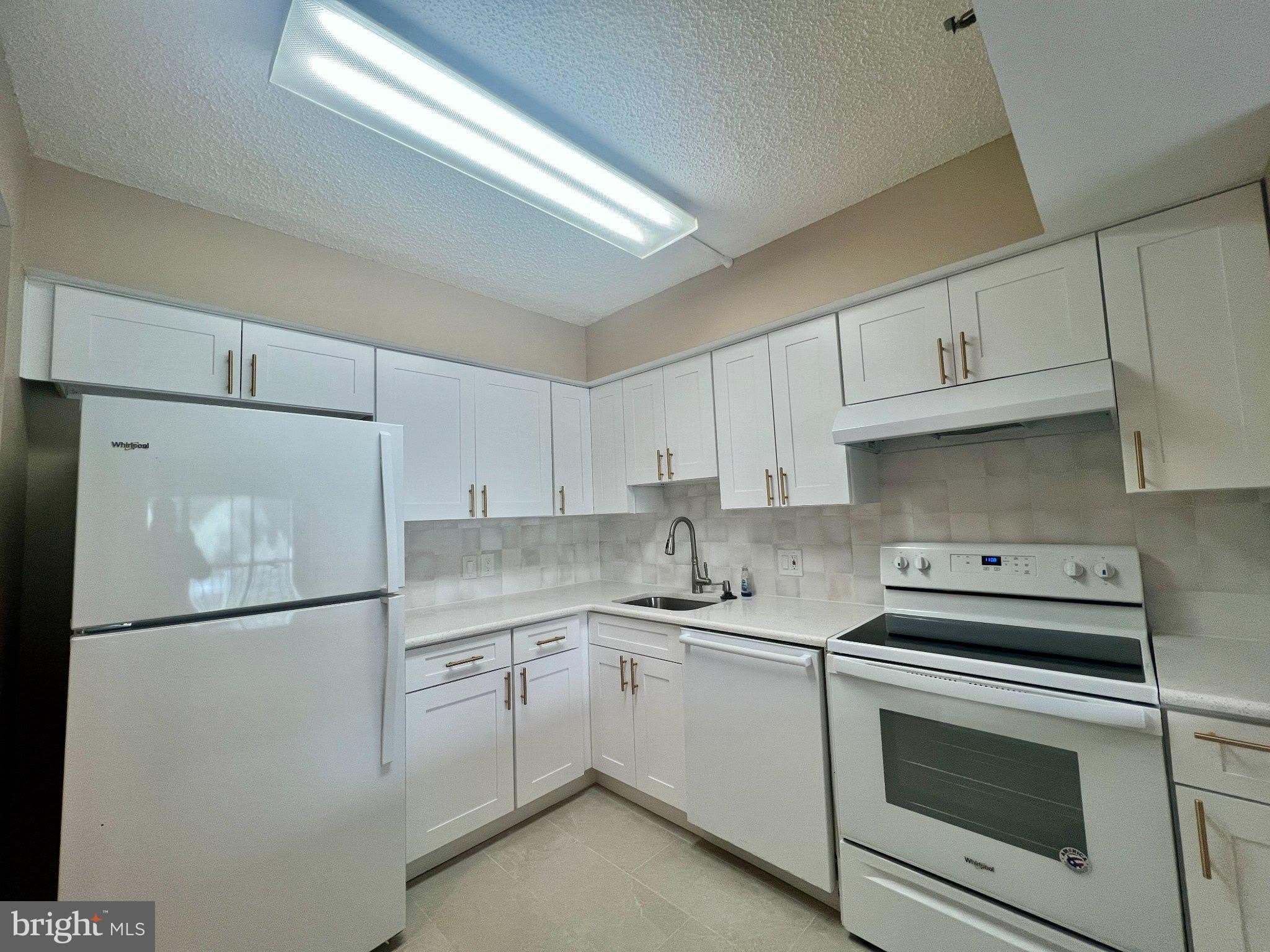 2921 N LEISURE WORLD Boulevard – photo 4