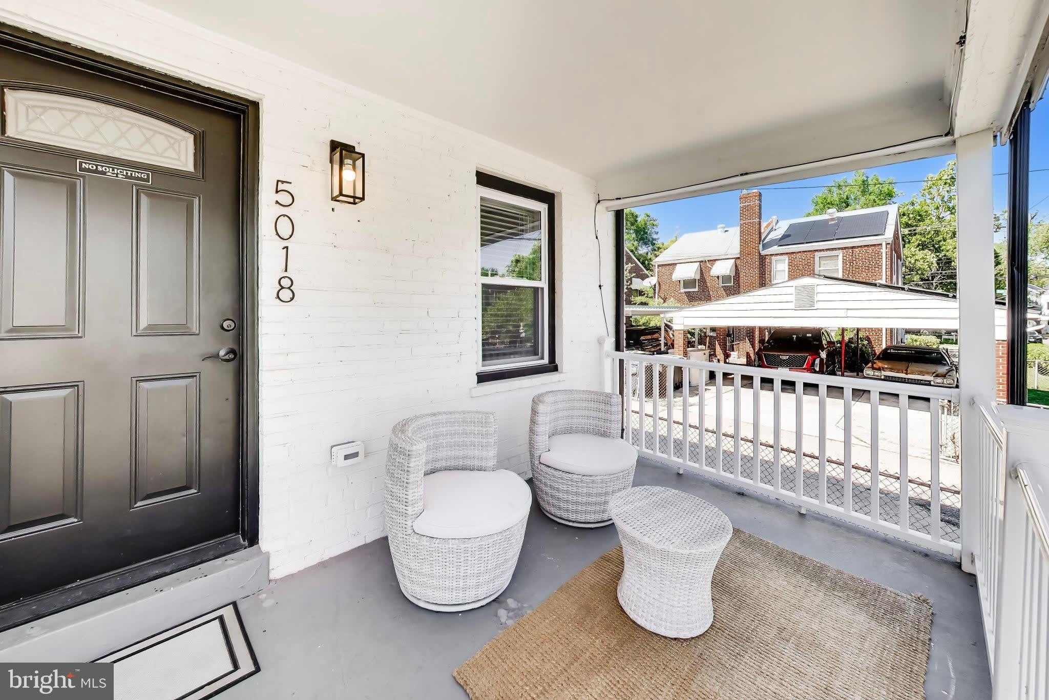 5018 8TH Street NE – photo 1