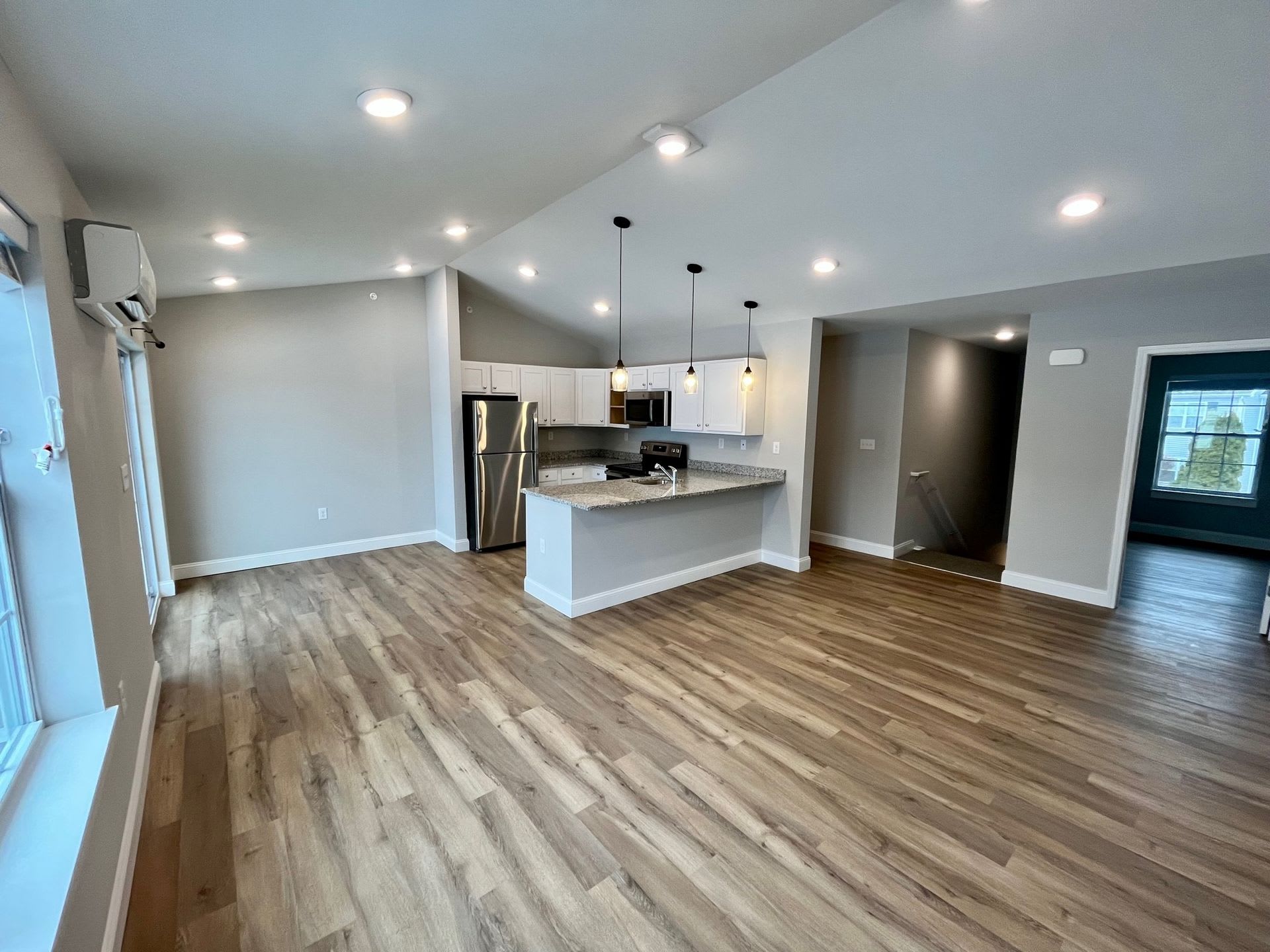 River's Edge Apartments – photo 5