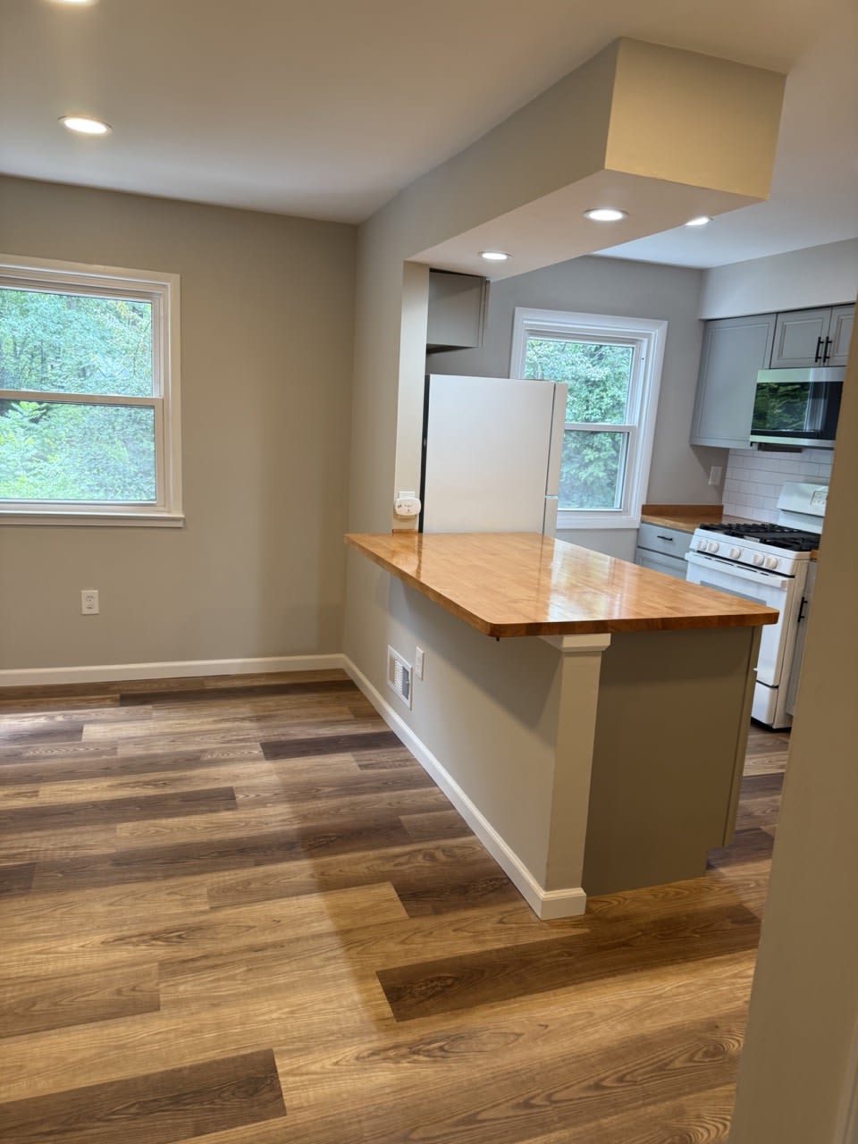14658 Bakersfield Street – photo 3