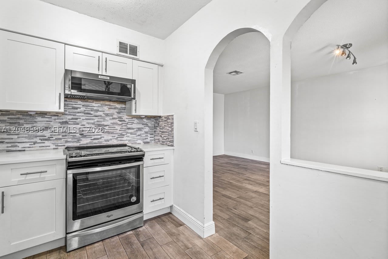 260 NW 19th St – photo 2