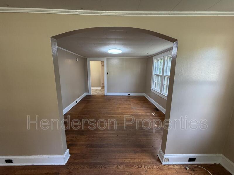 638 Salisbury Road – photo 2