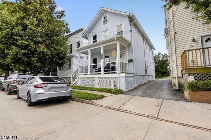24 Dean St – photo 2