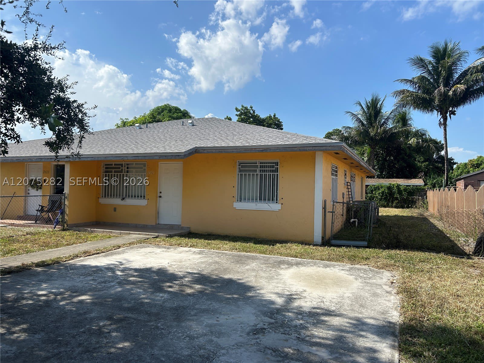 2421 NW 99th Ter – photo 1