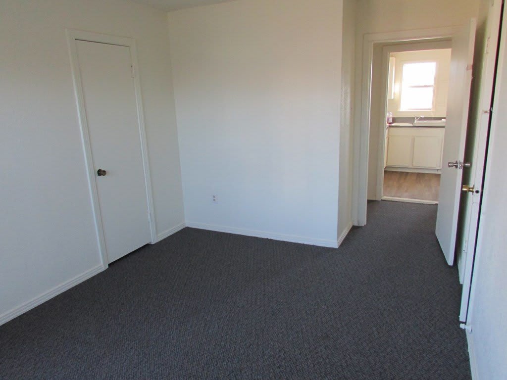 1206 E 36th St – photo 3