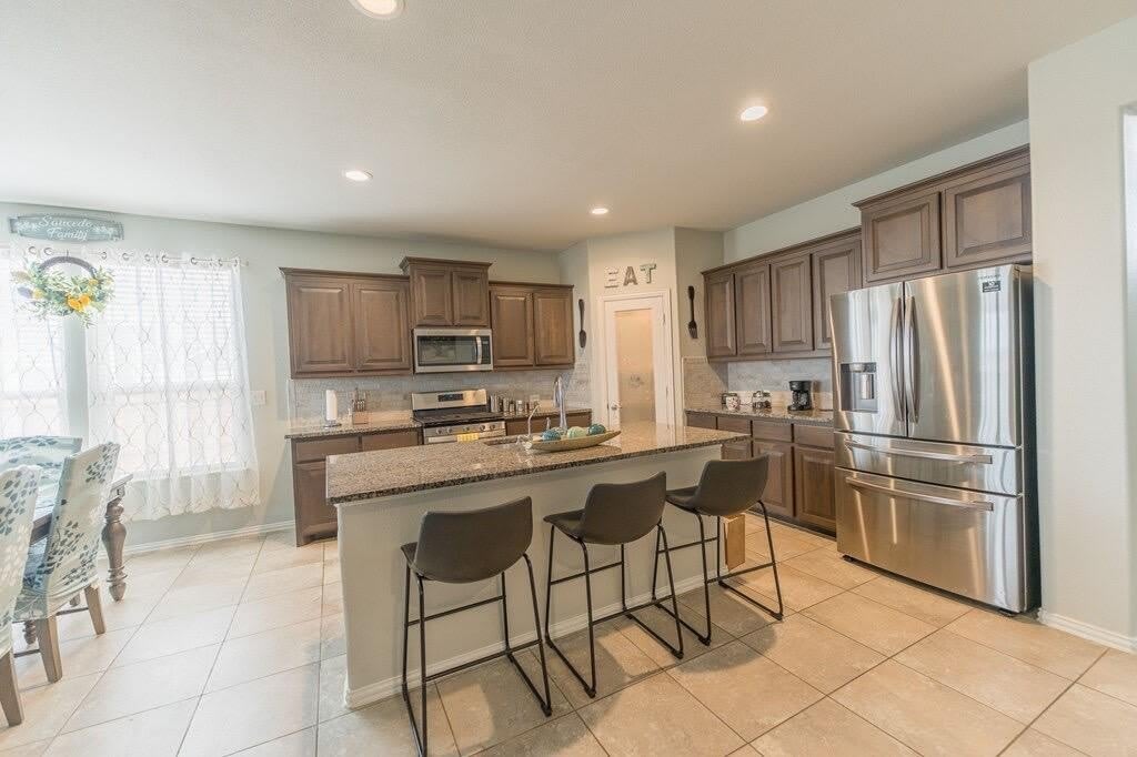 6825 Jamestown St – photo 4