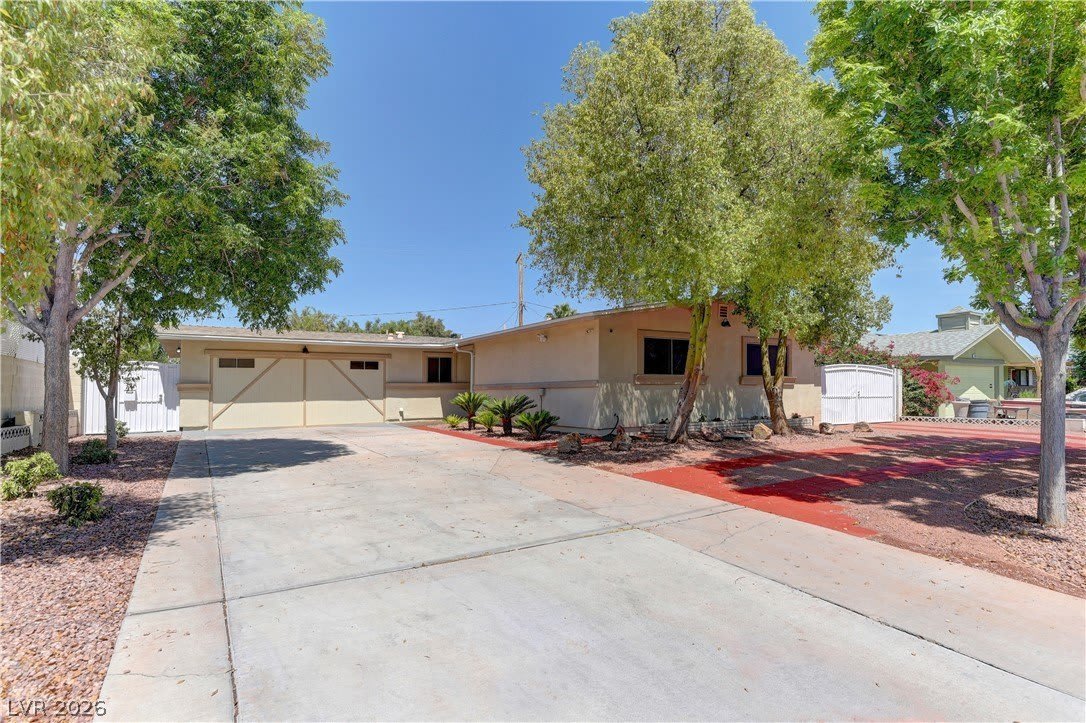 3896 Acapulco Avenue – photo 4