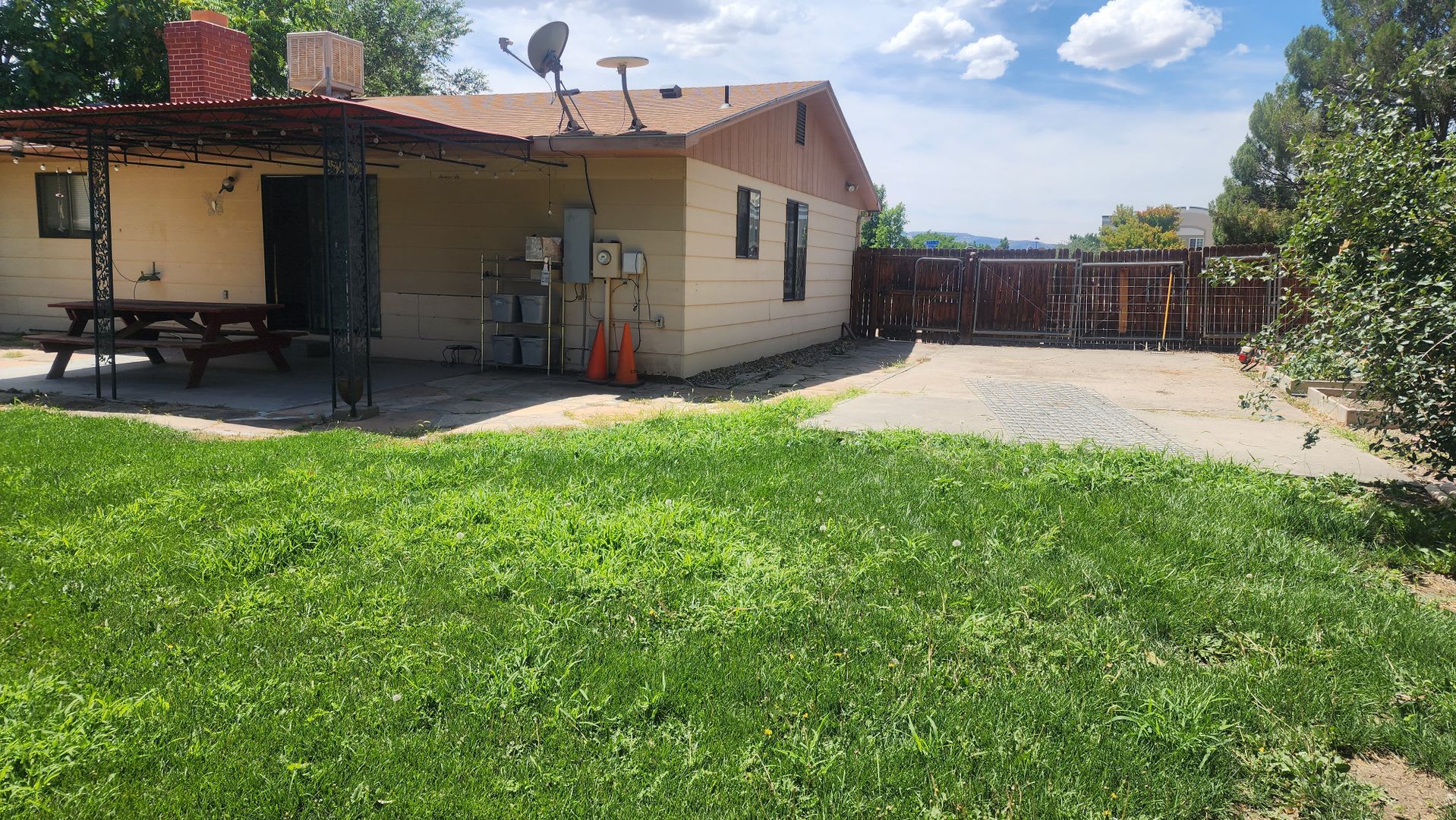 3 bedroom, 2 bath, 2 car garage for rent – photo 2