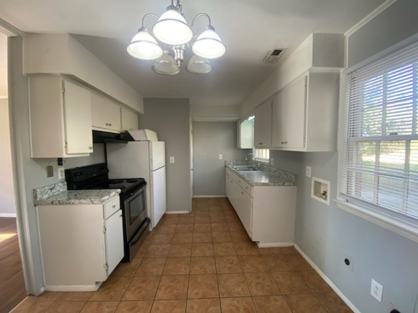 4206 S Dowfield – photo 5