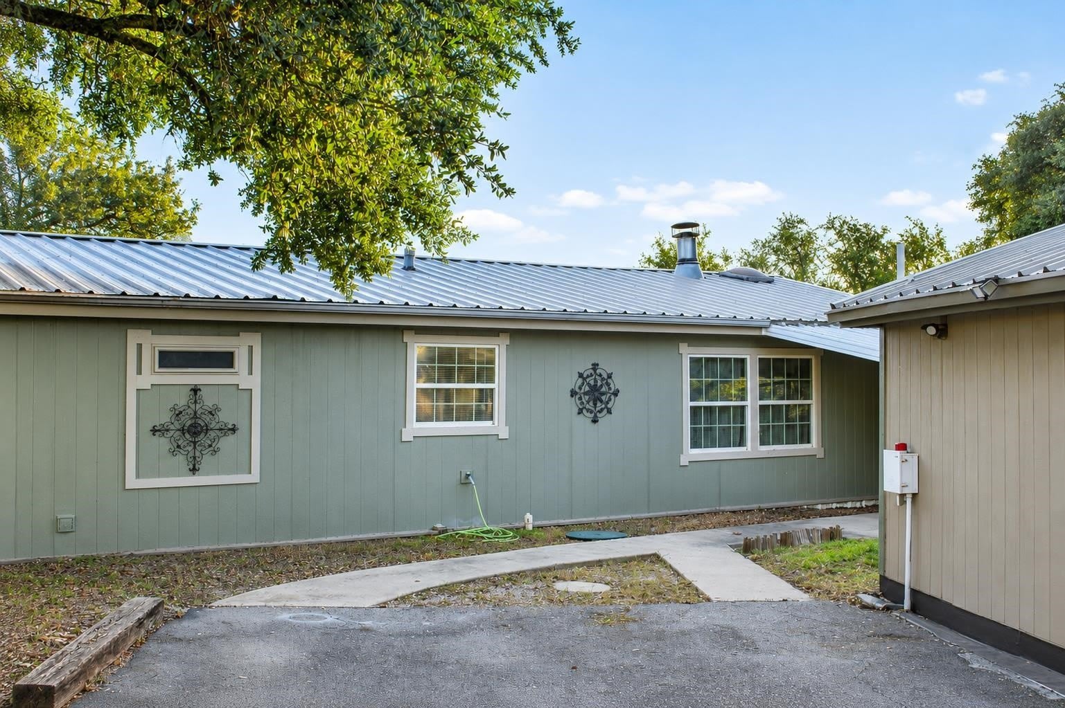 102 Crestview – photo 1