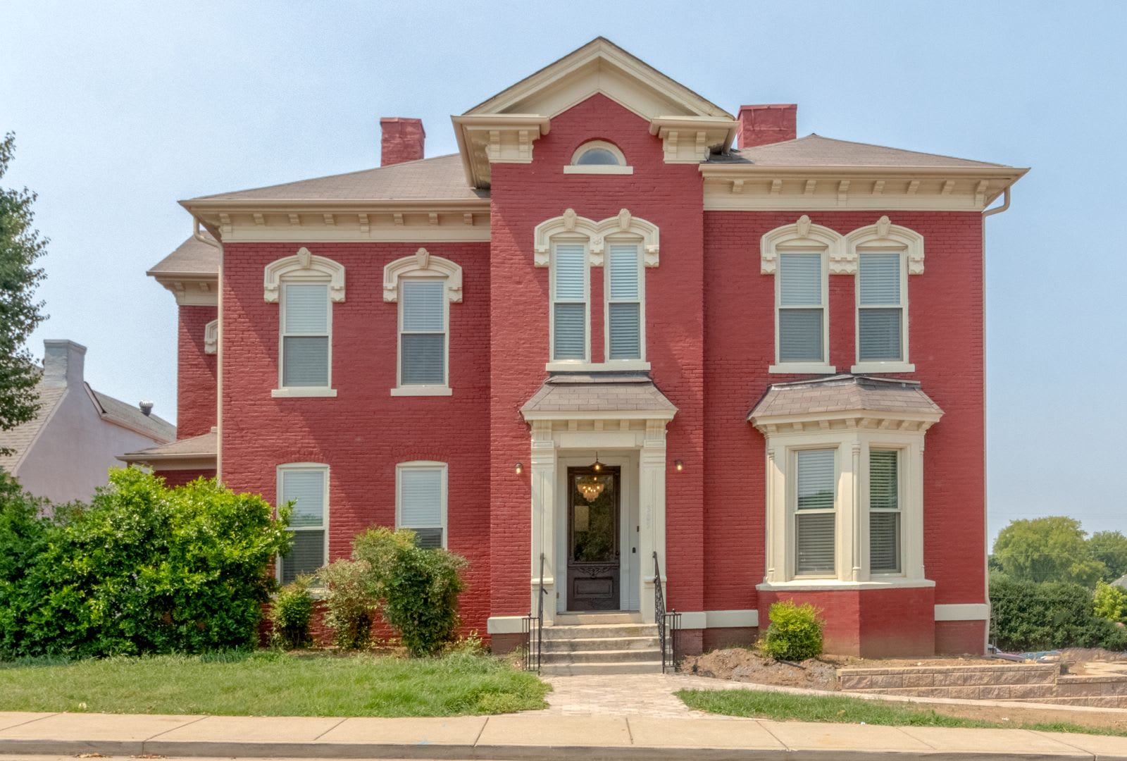 305 Main St – photo 2