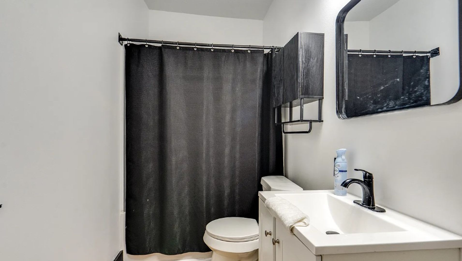 Newly Remodeled Four Bedroom – photo 5