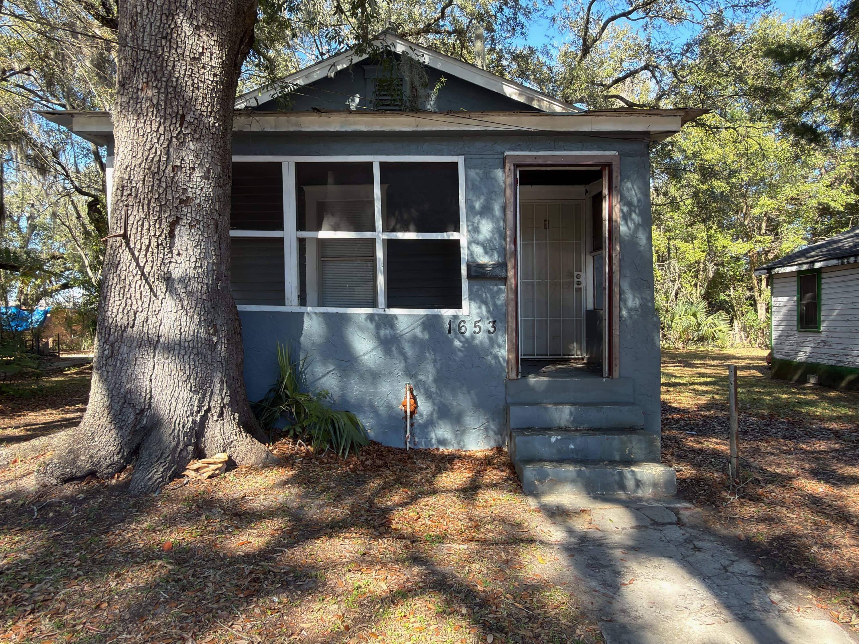 1653 W 35th St – photo 1