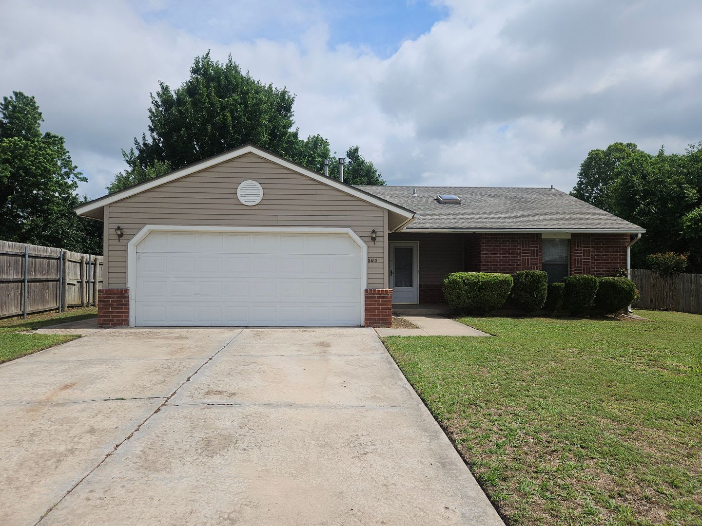 (3) Bed/(2) Bath in West Norman Avail NOW! – photo 1