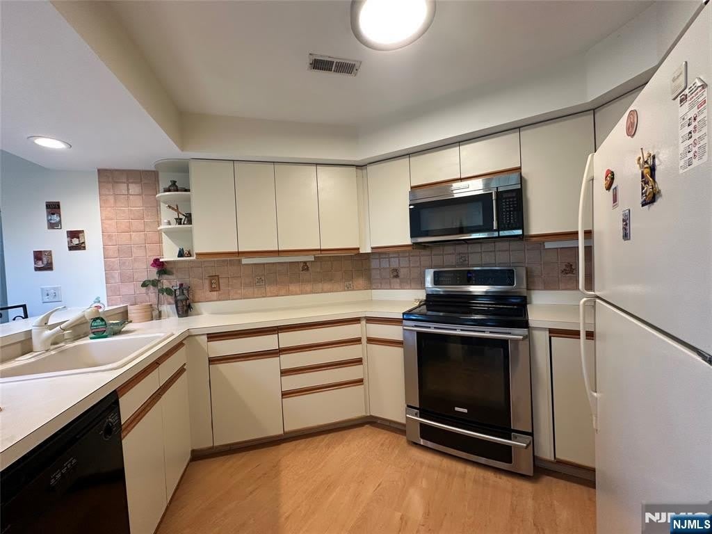 1488 Westgate Drive – photo 3