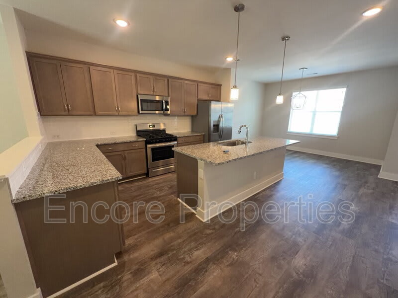 825 South Franklin Street – photo 4