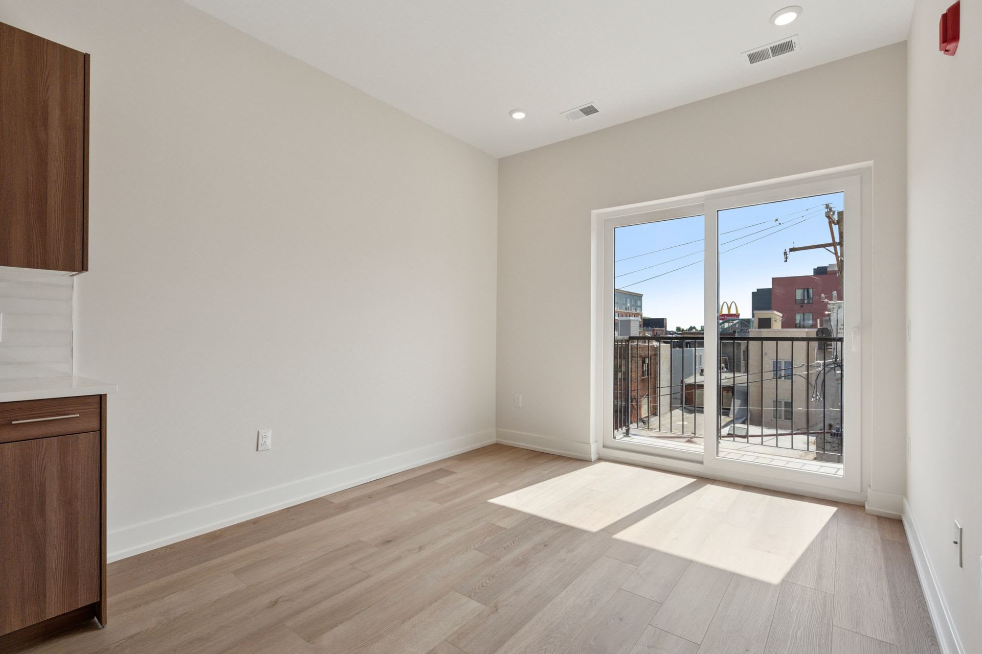 130 West Girard Avenue – photo 2