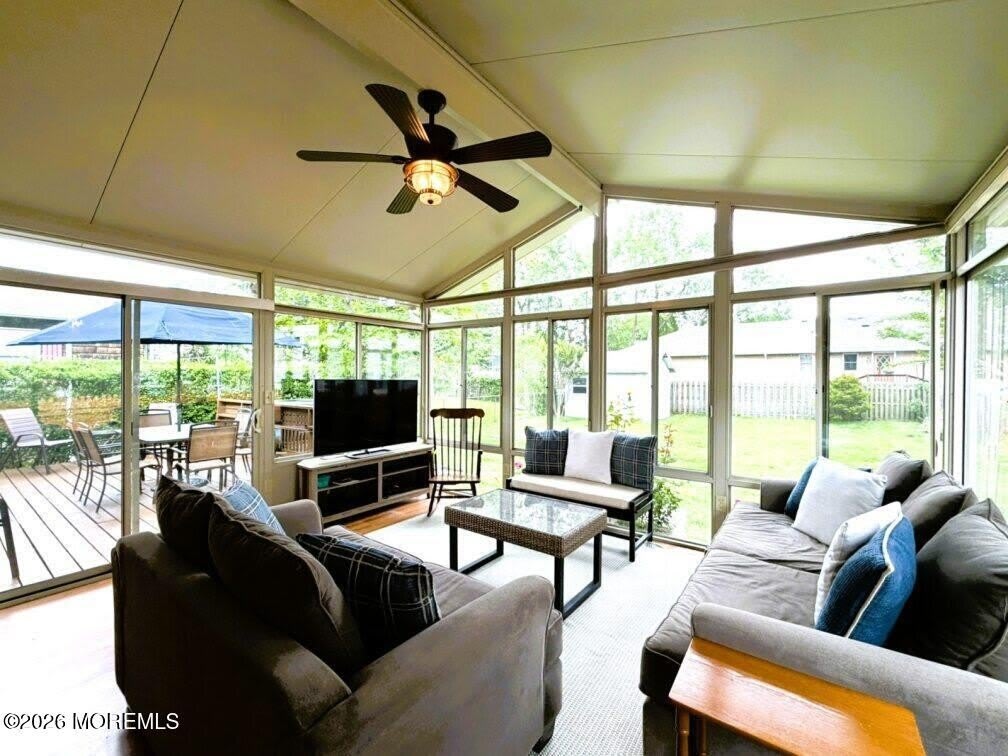 102 Columbia Avenue – photo 4