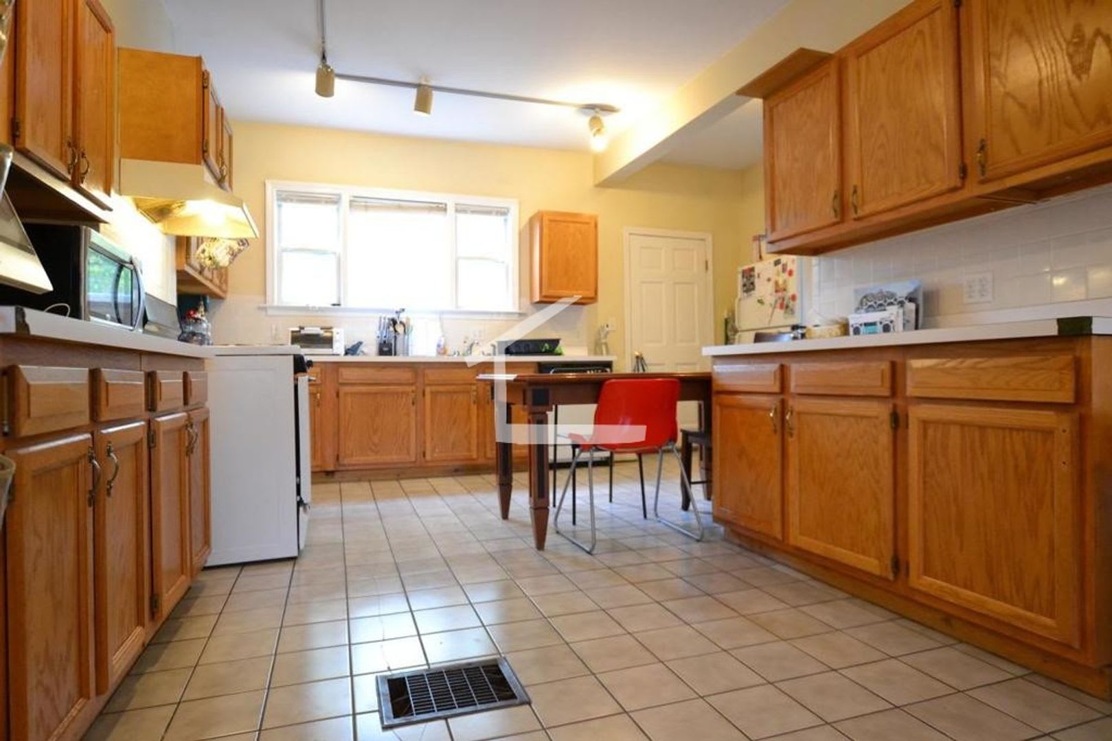 16 Woodmont St #14 Boston MA 02135 – photo 4
