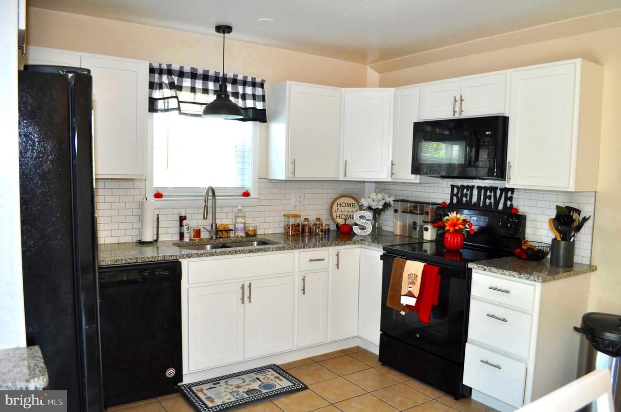 3110 Galaxy Road – photo 5