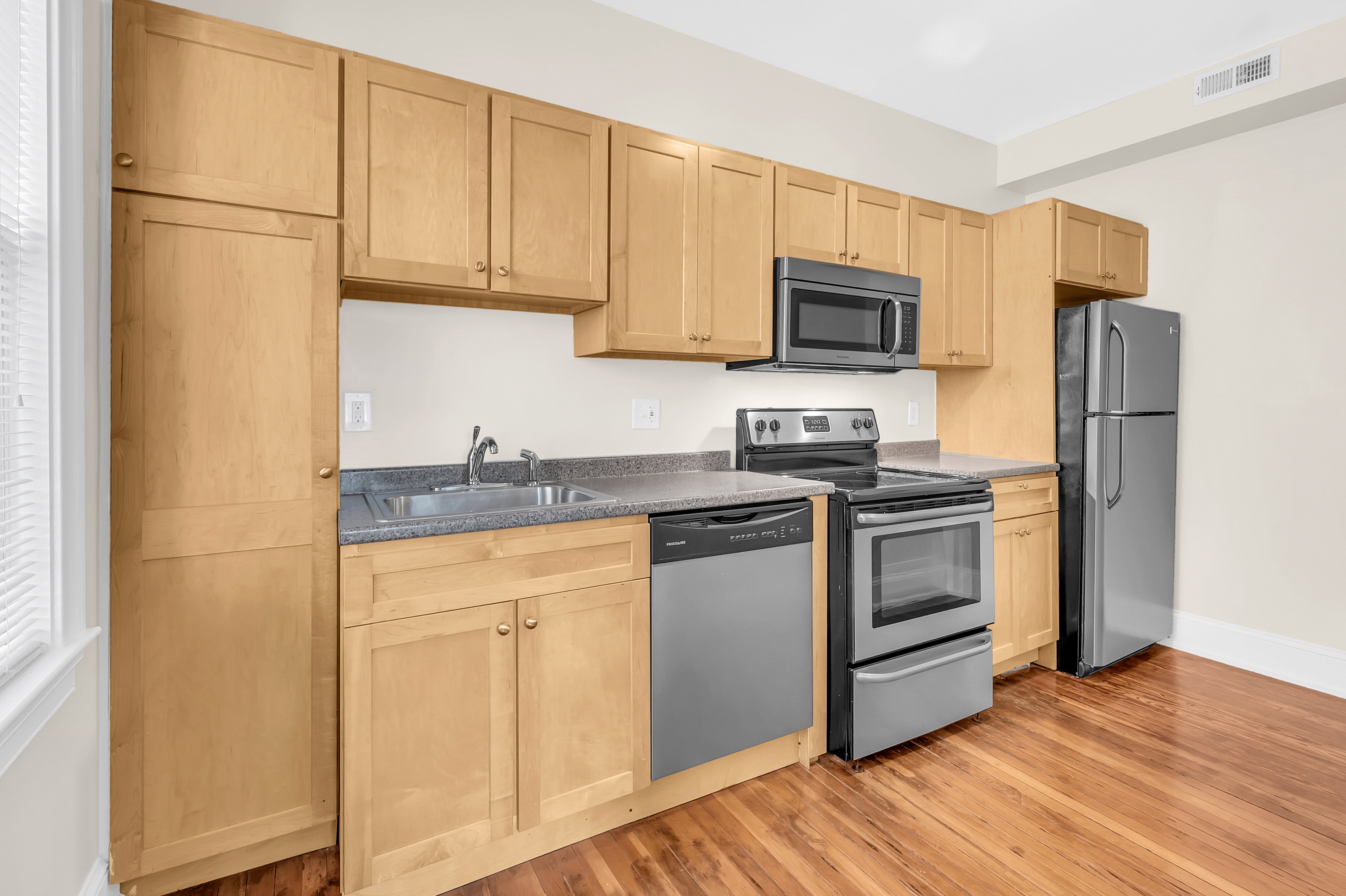 TCB/228 10th St – photo 3