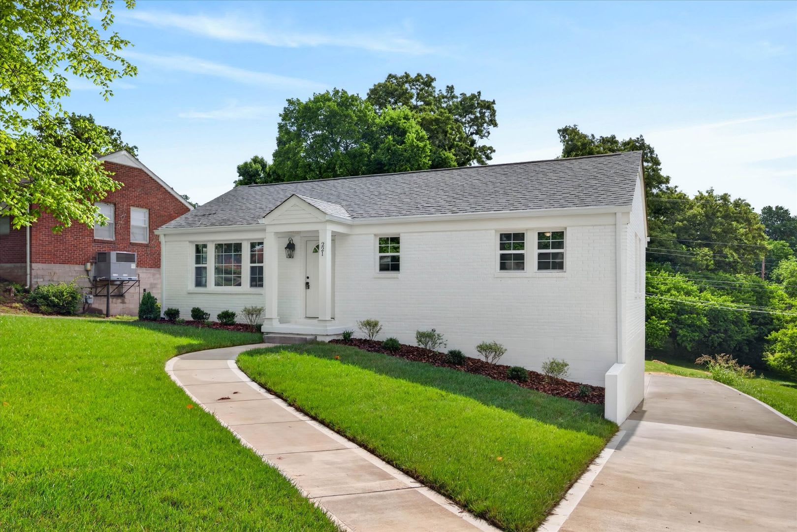 Beautiful Renovated 4 Bedroom Home For Rent With a Large Bonus Room! – photo 3