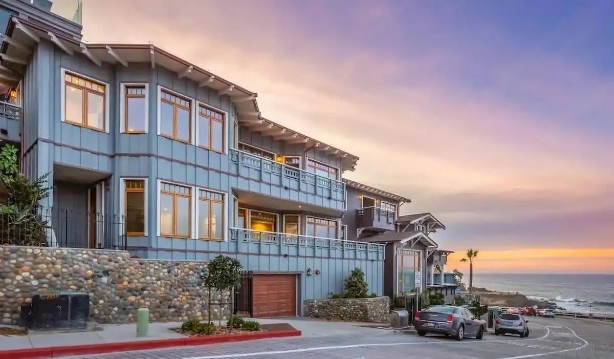 1249 Coast Blvd – photo 2
