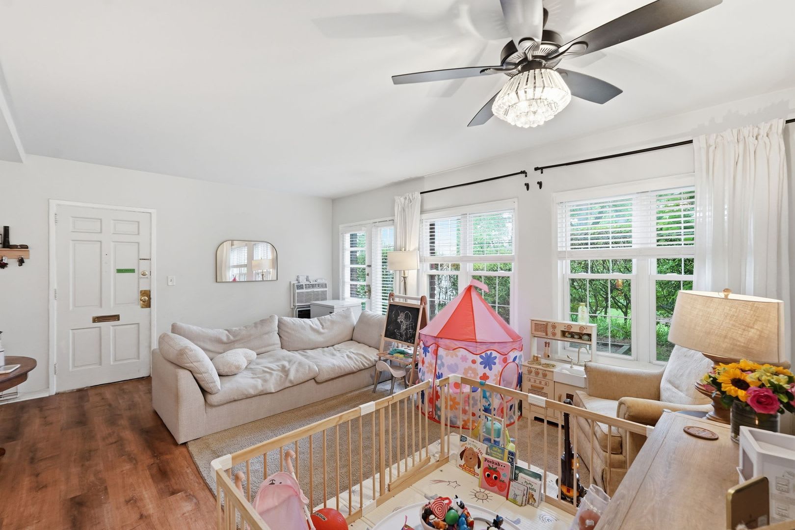 Bright Alexandria Condo With Private Patio Community Pool – photo 3