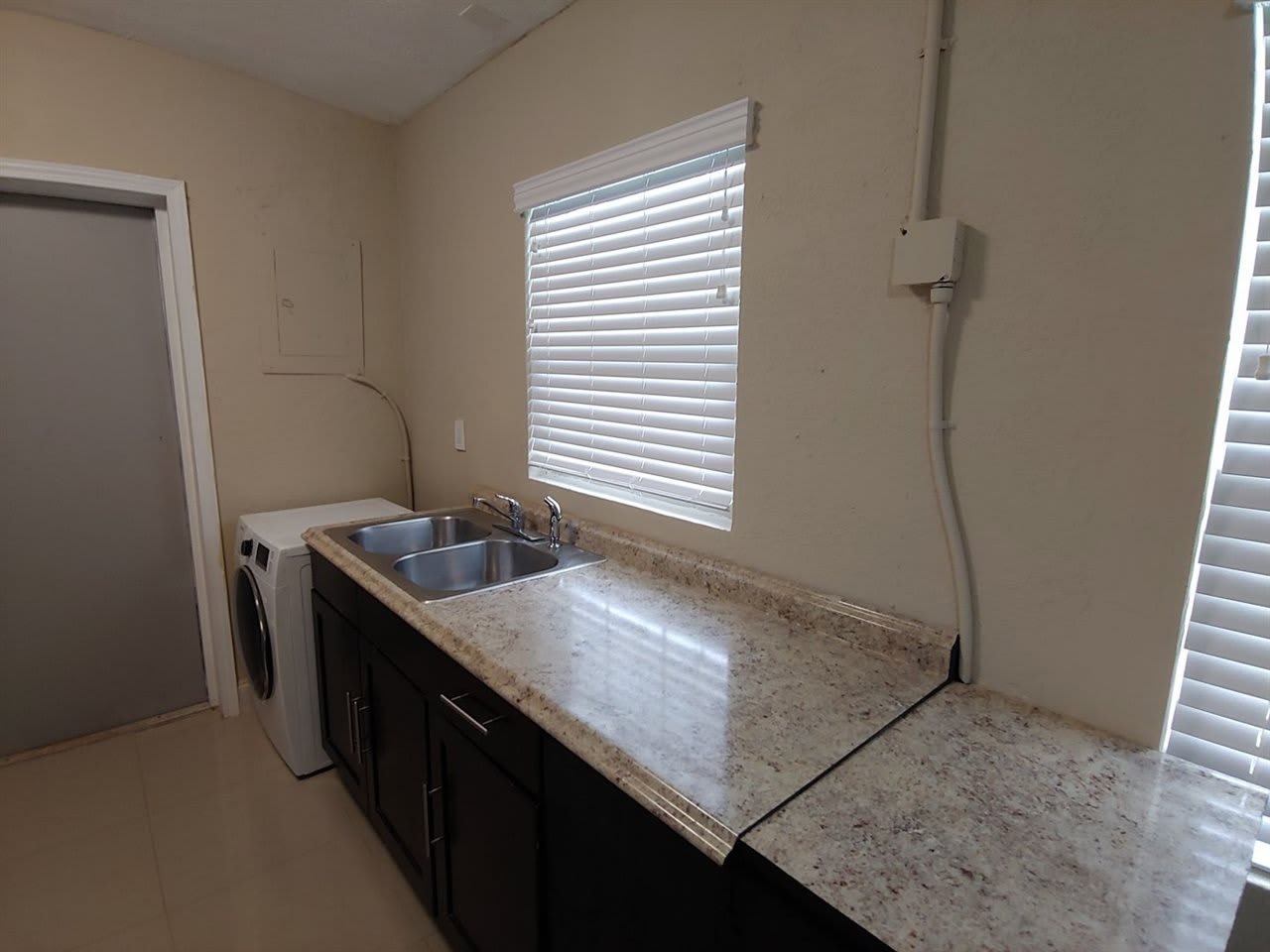 2351 Keith Street – photo 4