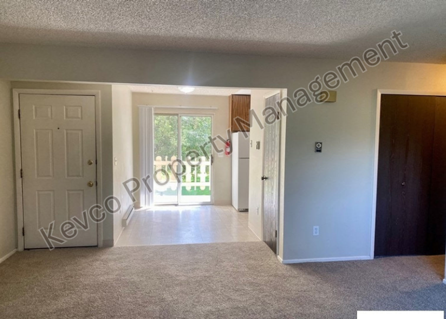 Great Condo by Foothills Mall! – photo 4
