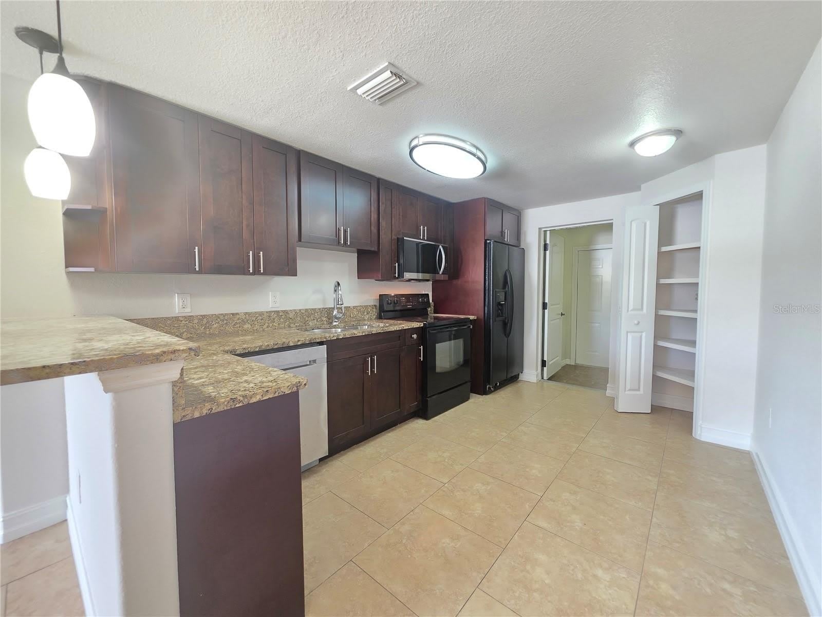 15532 Chamberlain Boulevard – photo 4
