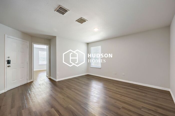 413 Lottie Street – photo 3