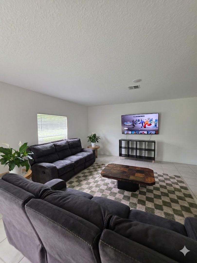 Stunning 4-Bedroom Redbud Model with Quartz Countertops & Spacious Open-Concept Living! – photo 3