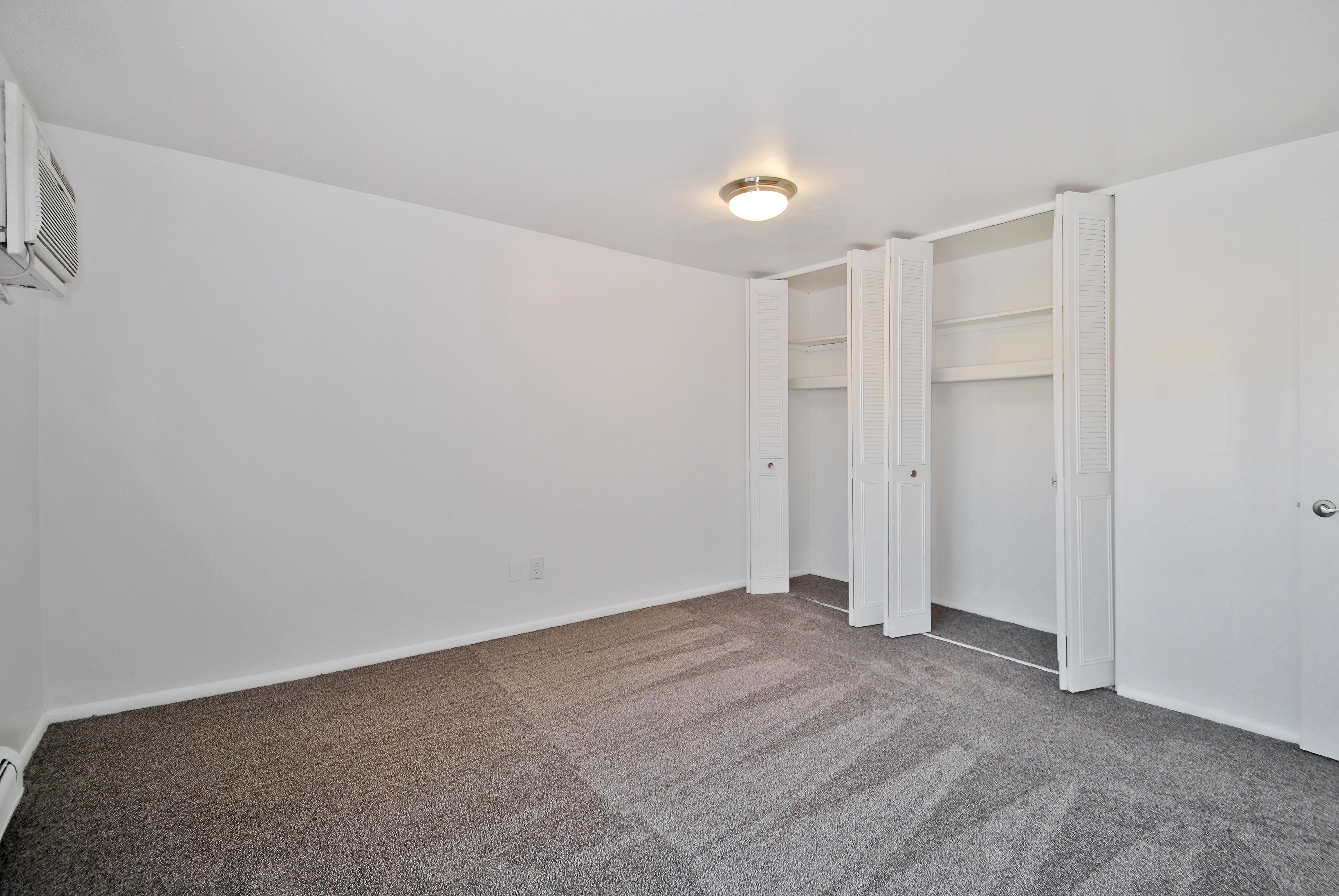 Huntington Club Apartments – photo 3