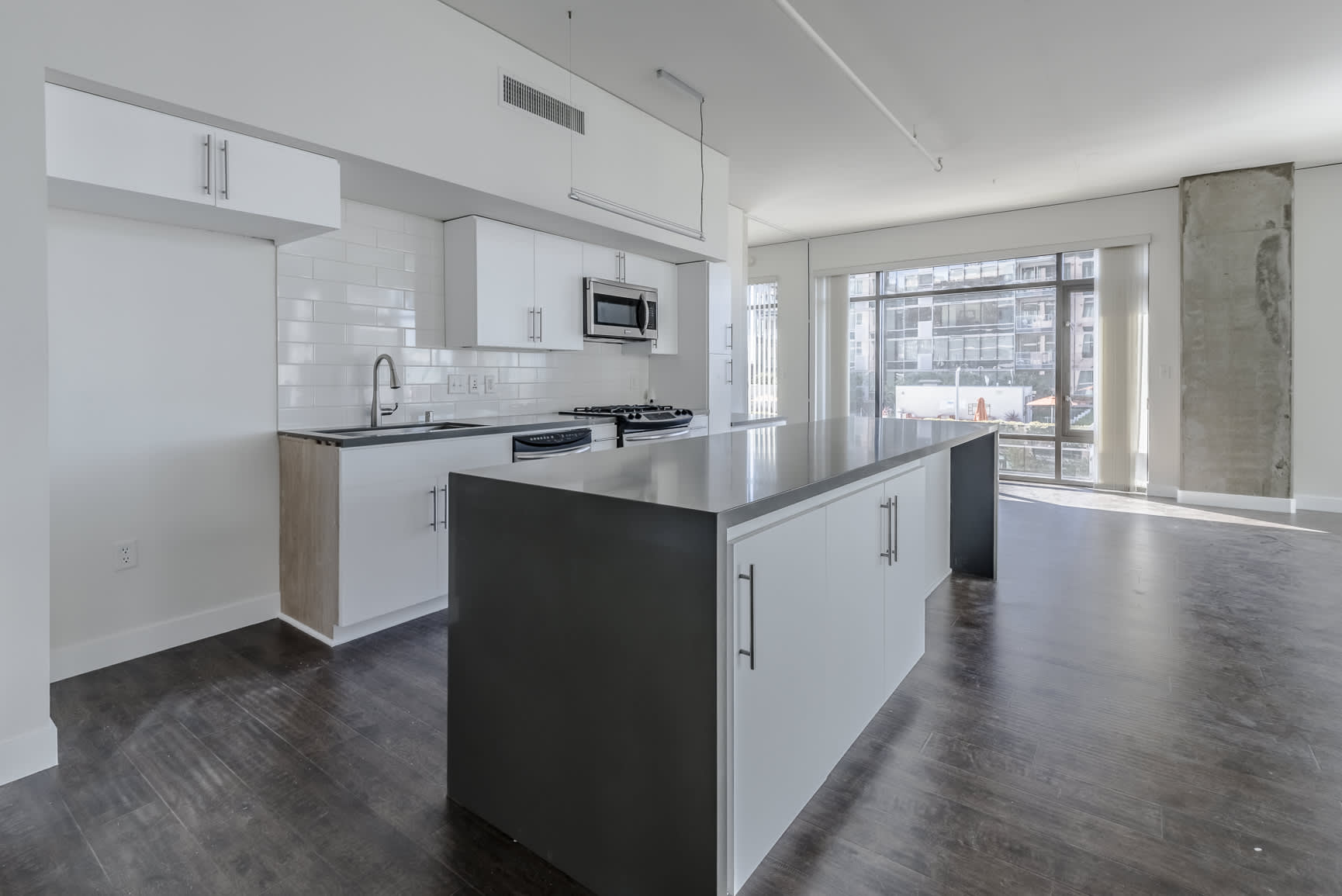 1111 S. Grand Ave.#701 – photo 4