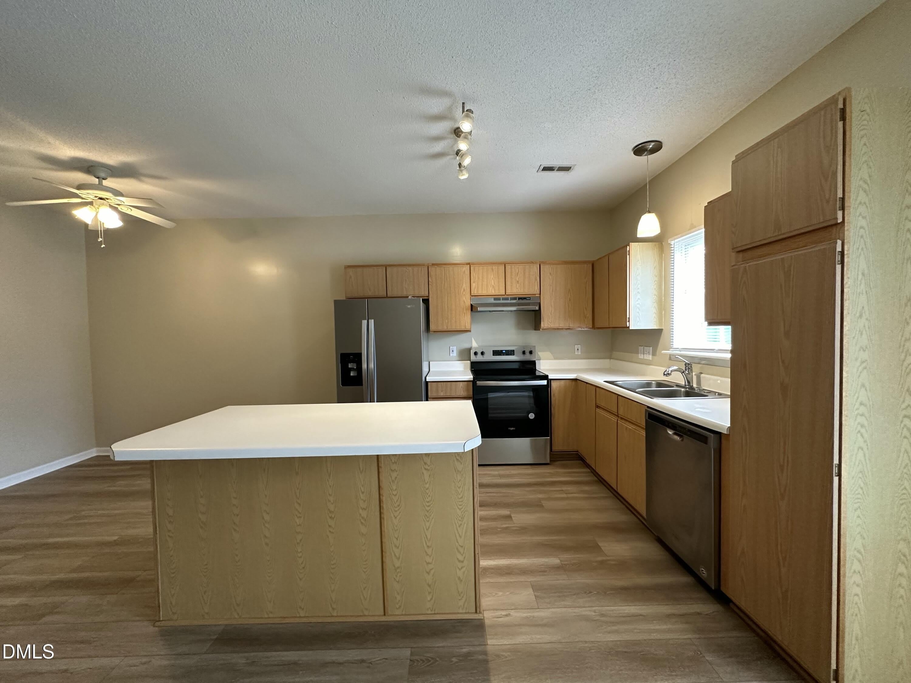 312 Commons Drive – photo 4