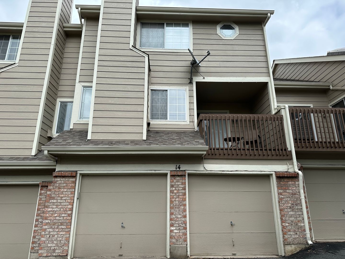 Spacious 2 Bed 2.5 Bath in the heart of Indian Creek – photo 2