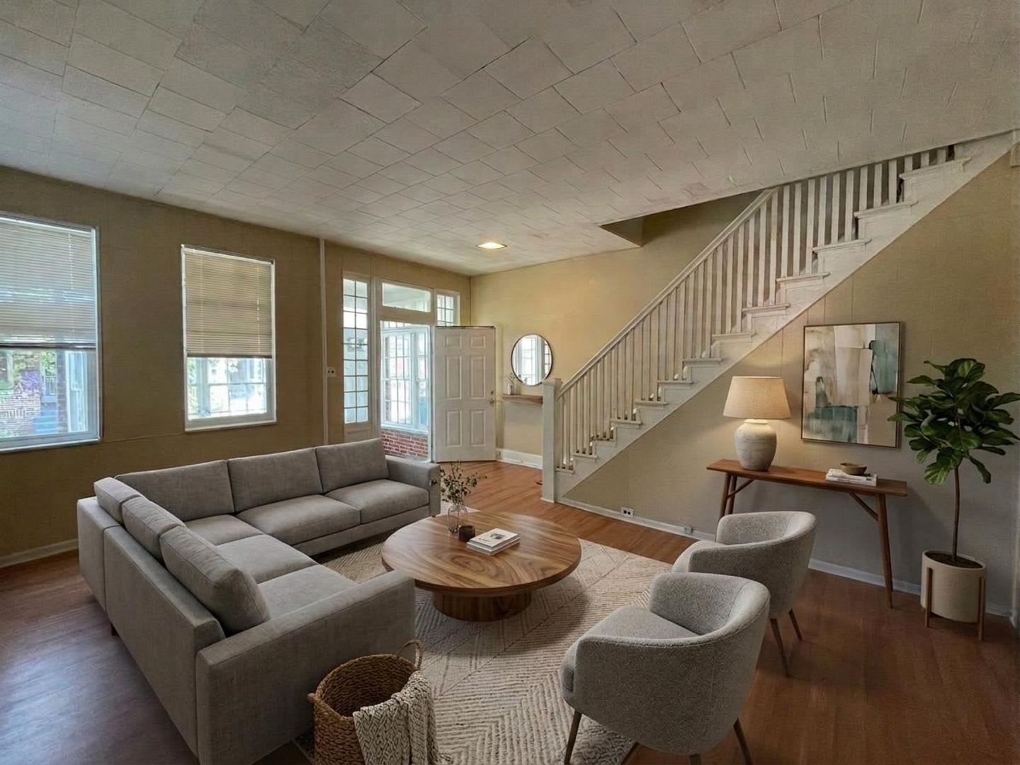 3 Bedroom Single Family Home Located in Harrisburg- Includes Bonus Room/Office! – photo 1