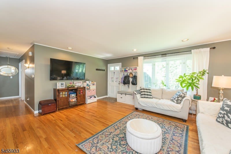 5 Adams Dr – photo 4