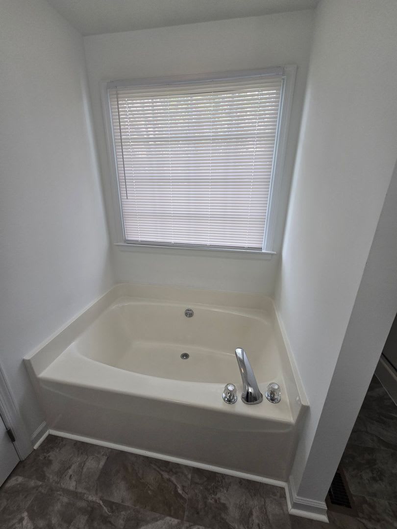 3 BR Rancher in City of Colonial Heights – photo 3
