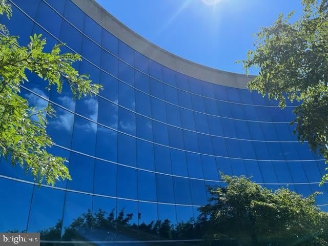 950 HERNDON Parkway – photo 1