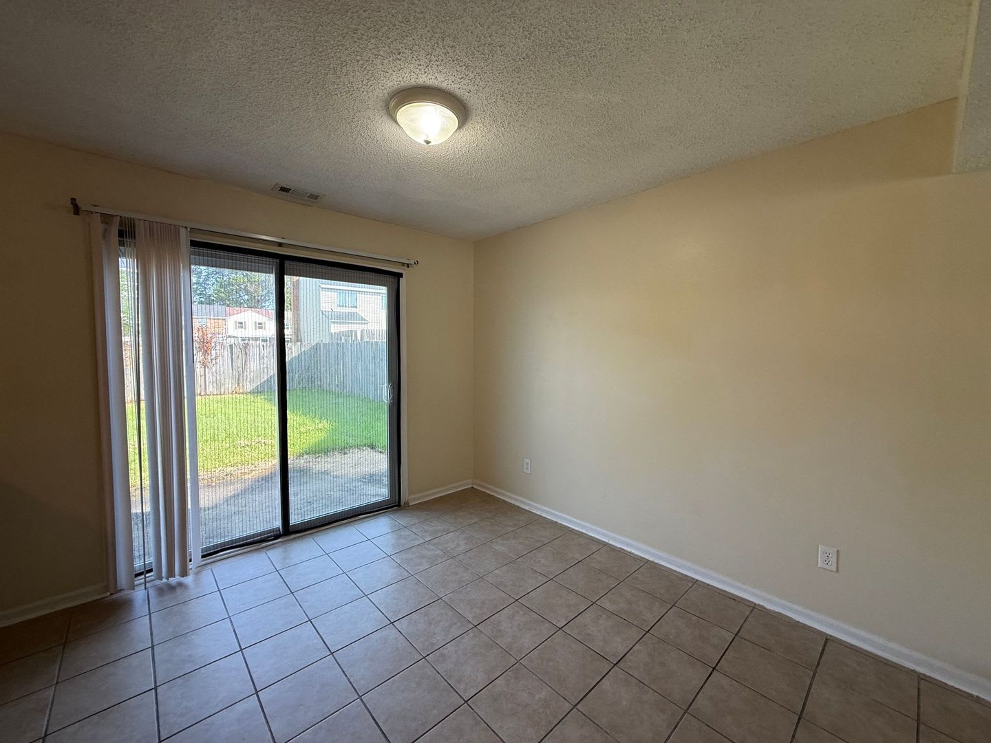 3 Bedroom 1.5 Bathroom – photo 5