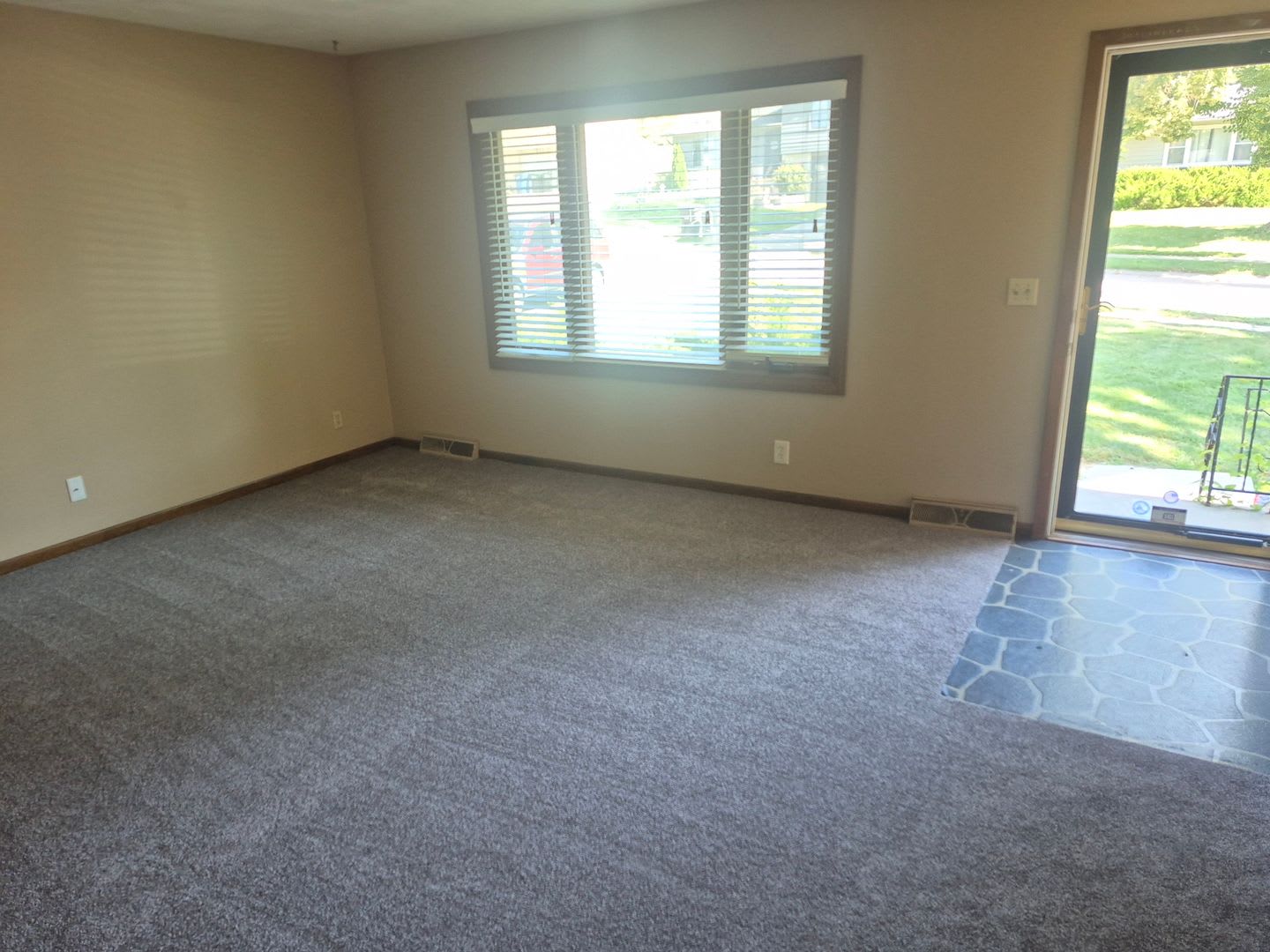 Freshly Updated 3 Bedroom Home For Rent – photo 4