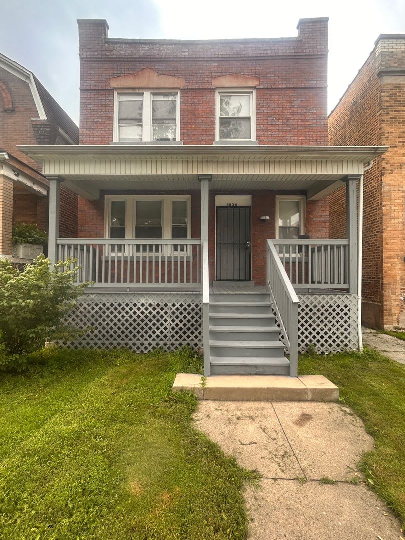 Updated 3 Bedroom Home With Front Porch And Fenced Yard – photo 1