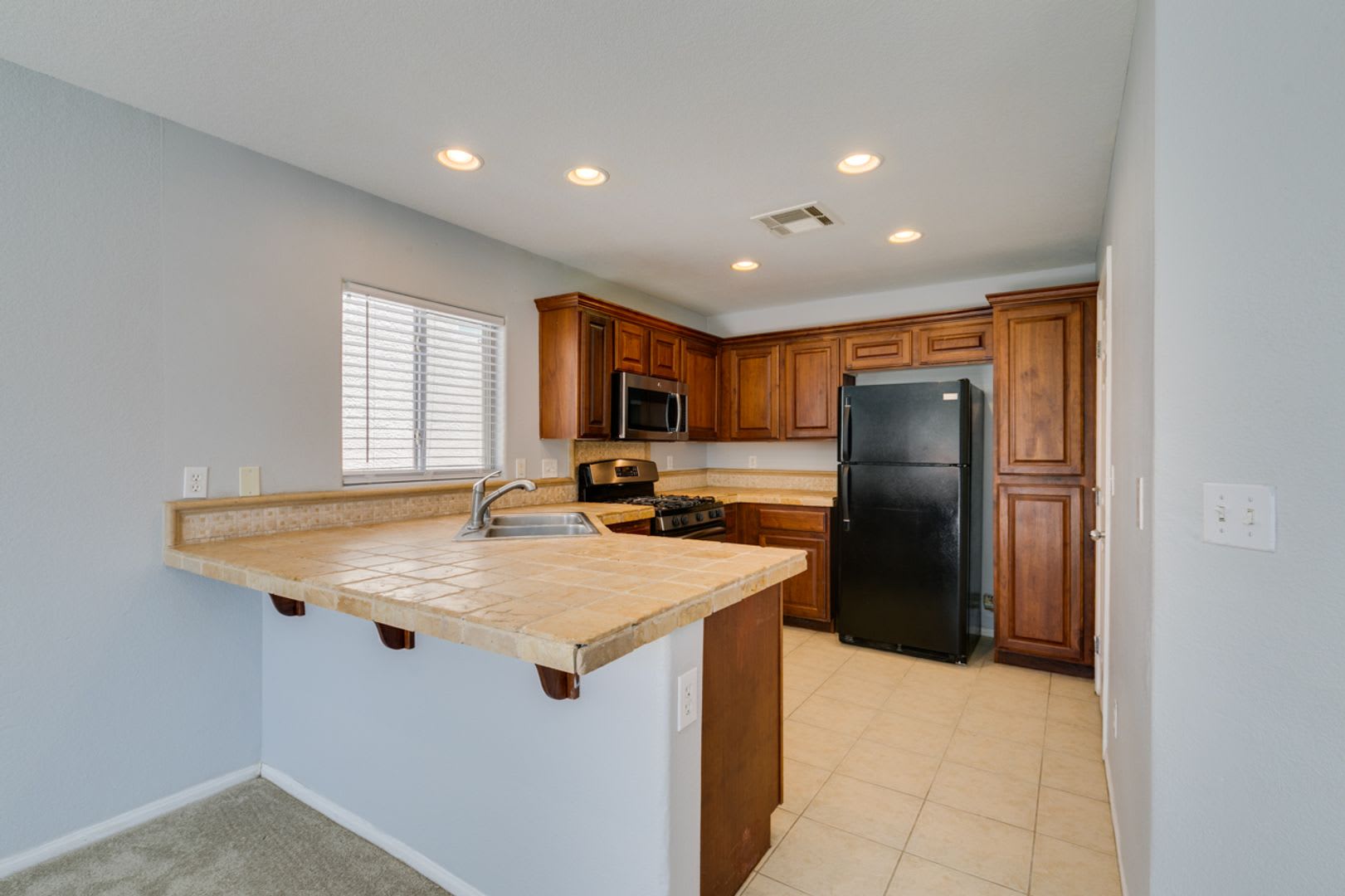 Bright Northwest Home with Loft & Mountain Views! – photo 2
