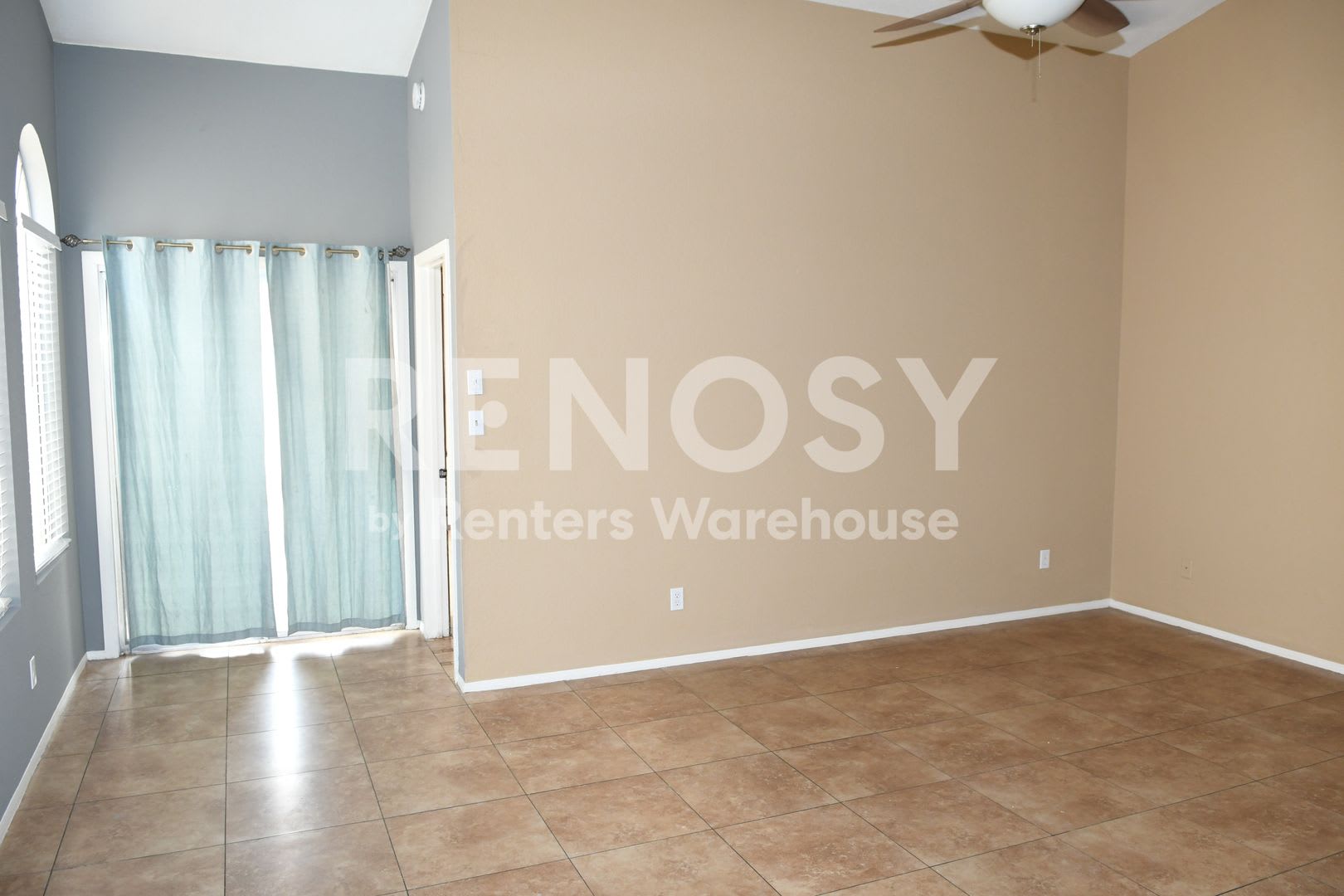 Ideal 3 Br 2 Ba 2 Car Garage Home Near the 51 and Union Hills in Phoenix – photo 5
